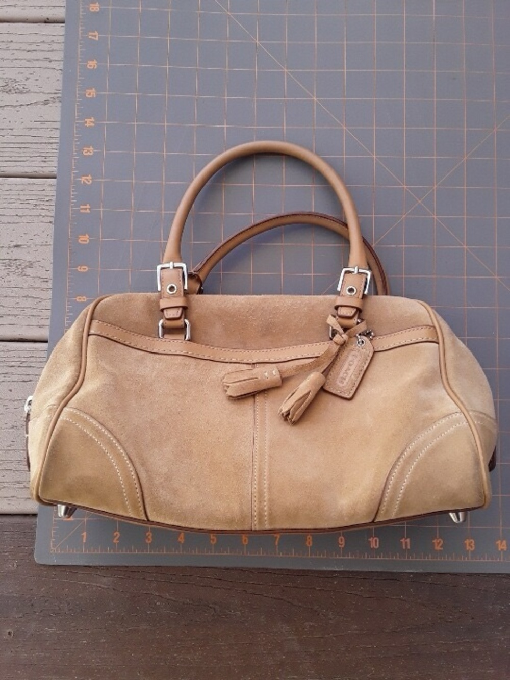 Coach Vintage 2005 Hamptons Camel Suede Satchel Boston Bag 8A77 tassels fall tan